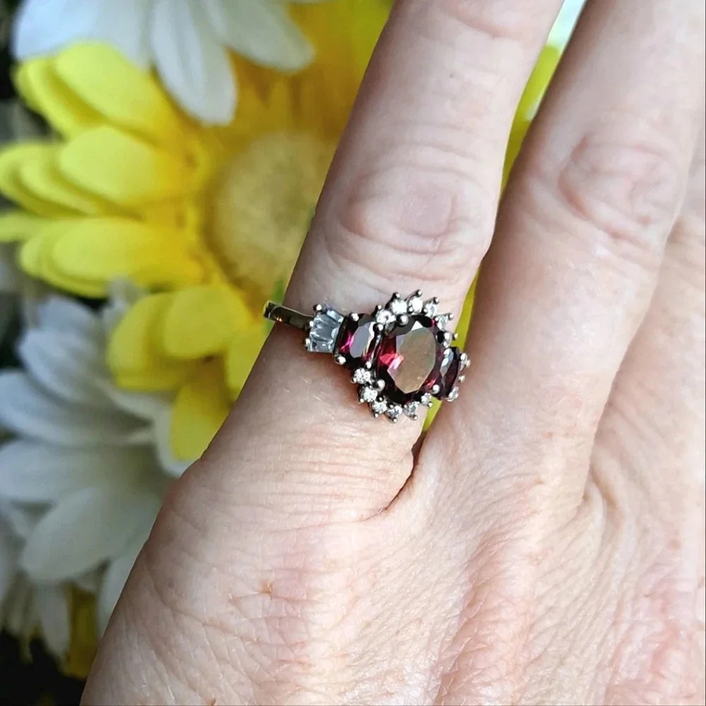 Natural Wine Garnet & Natural White Zircon Ring. - Picture 7 of 9